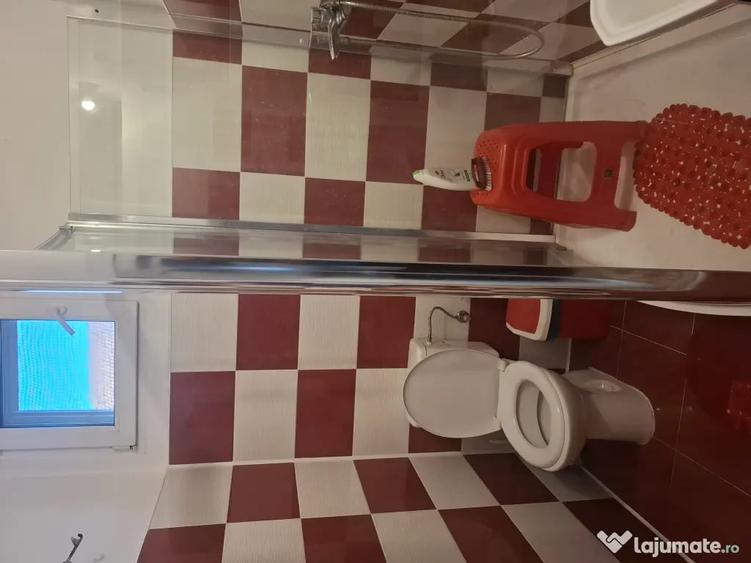 Casă cu 4 camere în Ghioroc