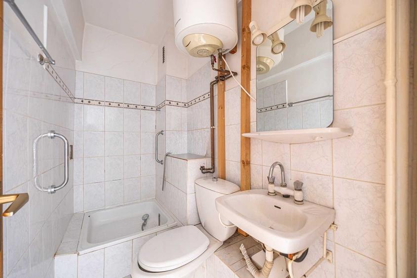 Apartament cu 3 camere decomandat în Timișu de Jos