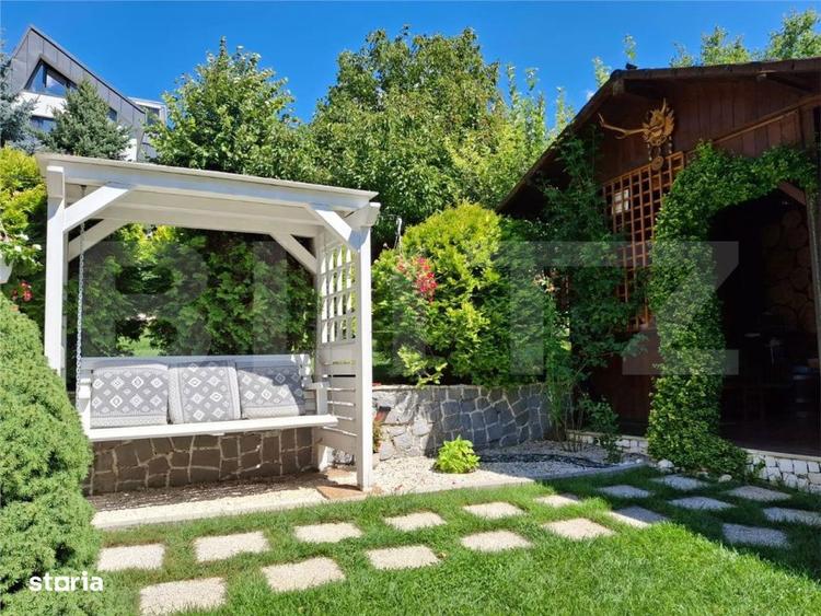 Casă cu 7 camere cu Teren 825 Mp în Bucium