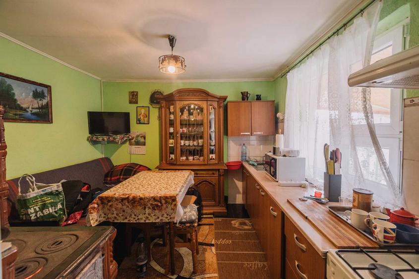 Casă cu 4 camere în Trușești