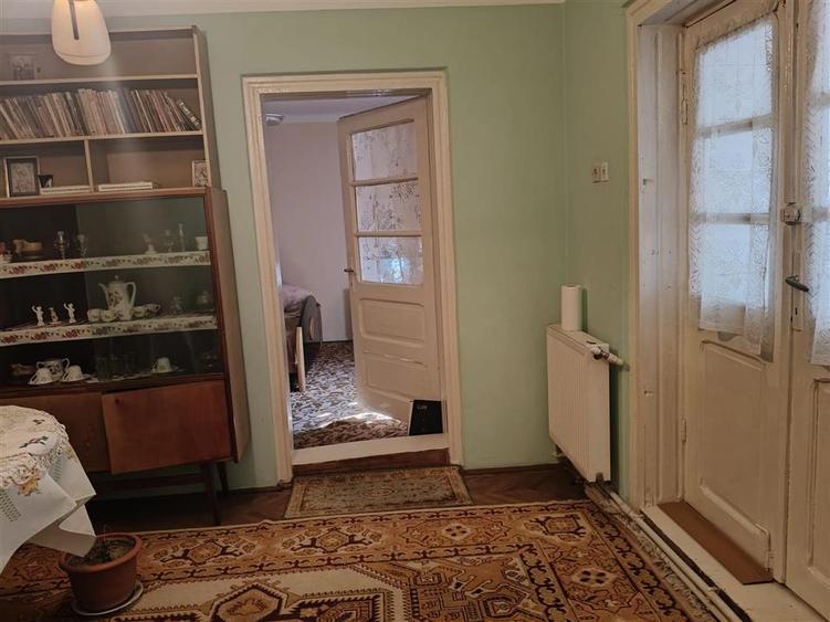 Casă cu 4 camere cu Garaj în Chercea