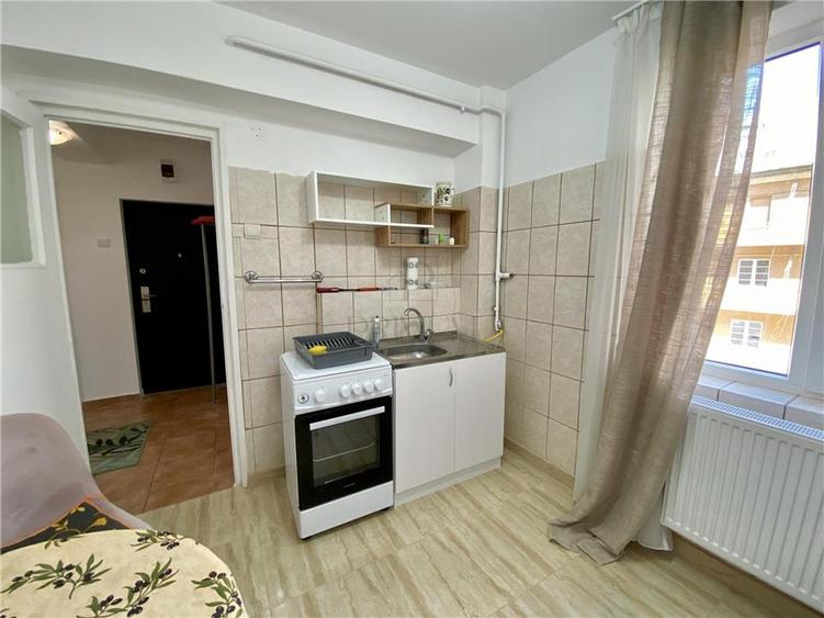 Apartament cu 2 camere decomandat, mobilat în Ultracentral