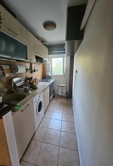 Apartament cu 2 camere decomandat, mobilat în Berceni