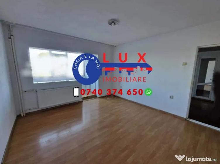 Apartament cu 2 camere decomandat în Pelican
