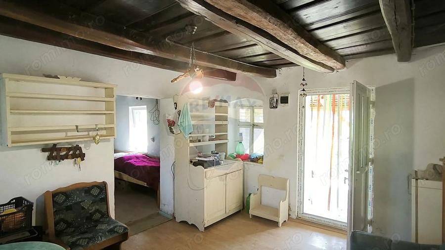 Casă cu Teren 1138 Mp în Moardăș