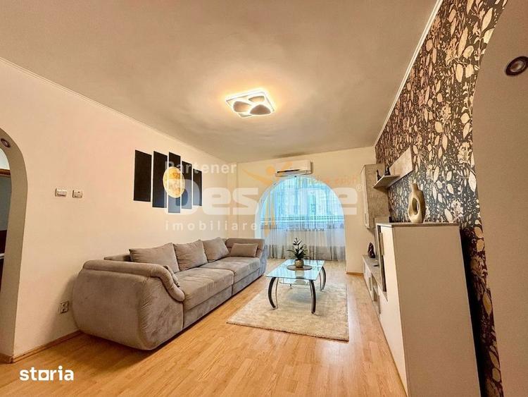 Apartament cu 3 camere semidecomandat, mobilat în Central