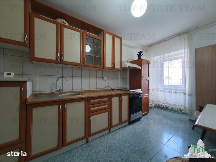 Apartament cu 4 camere decomandat, mobilat în Gara