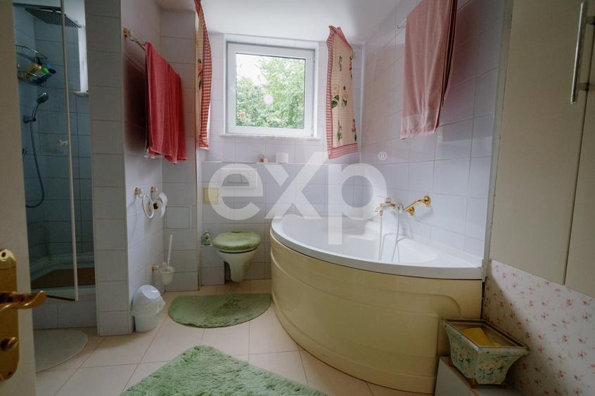 Apartament cu 4 camere decomandat, mobilat în Ultracentral