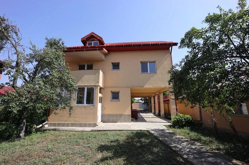 Casă cu 6 camere cu Teren 2900 Mp în Olteni