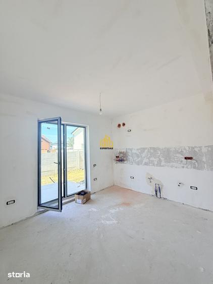 Casă cu 4 camere cu Teren 220 Mp în Ghencea