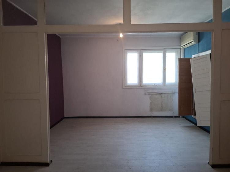 Casă individuală cu 6 camere cu Canalizare în P-ța Alba Iulia