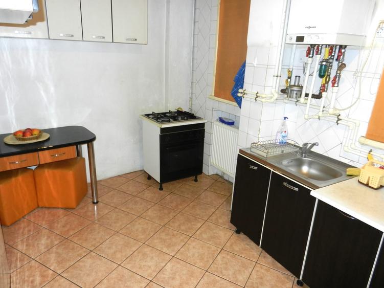 Apartament cu 3 camere circular în Universitate