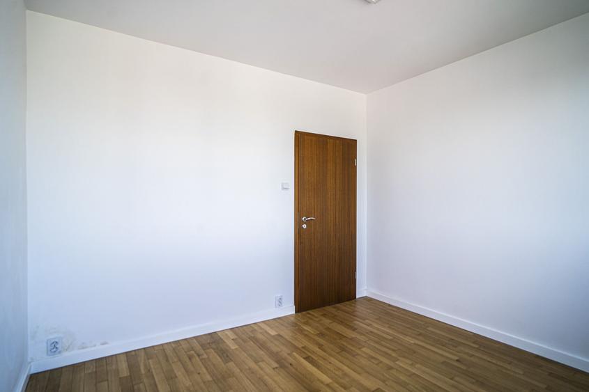 Apartament cu 2 camere semidecomandat în 1 Mai