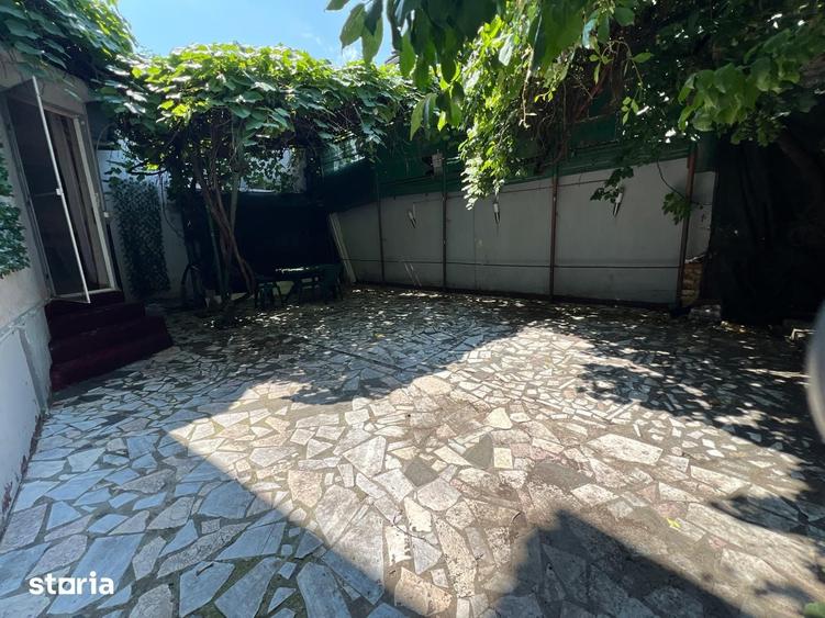 Casă cu 8 camere cu Teren 197 Mp în Iancului