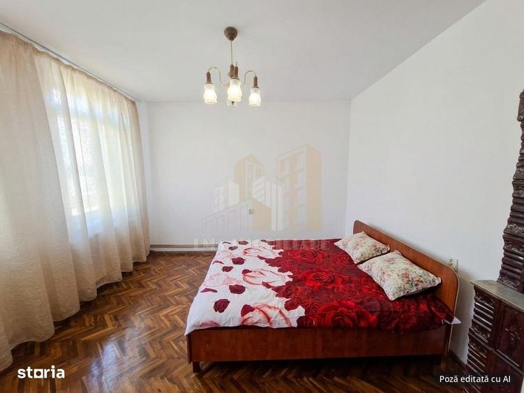 Apartament cu 4 camere decomandat în Irimești