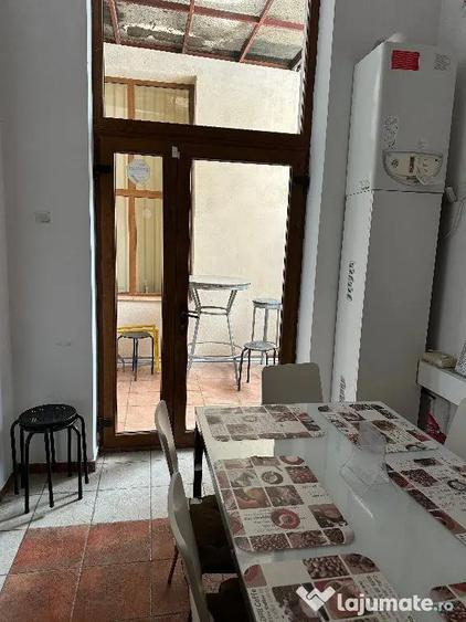 Apartament cu 5 camere decomandat în Cișmigiu