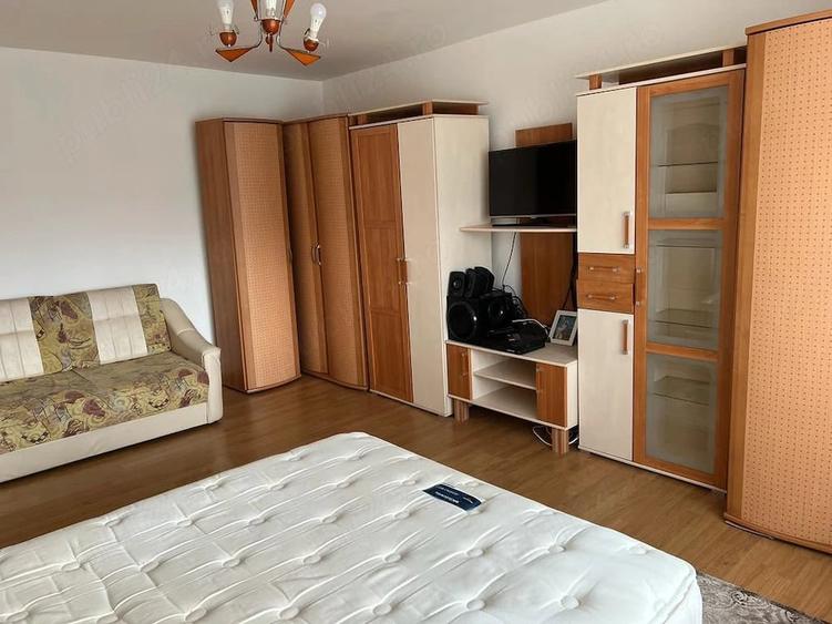Garsonieră decomandată în Central