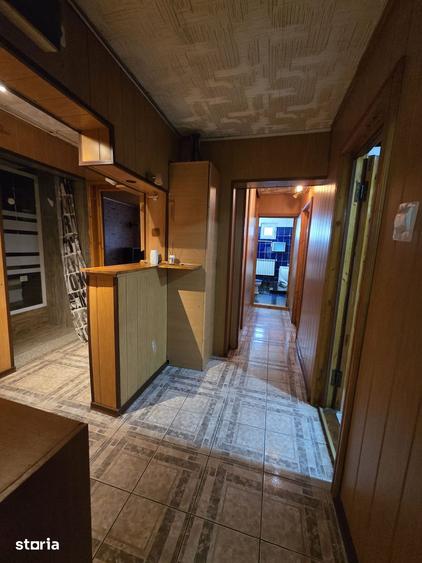 Apartament cu 4 camere decomandat în Central