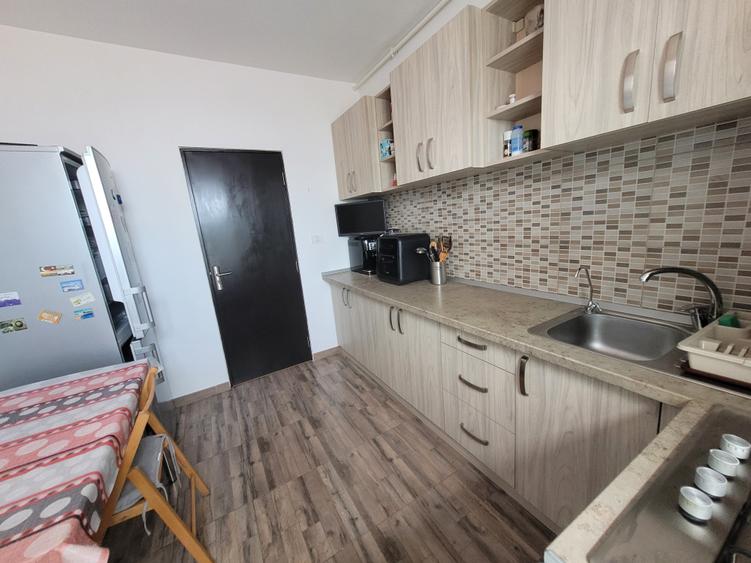 Apartament cu 2 camere decomandat în Km 5