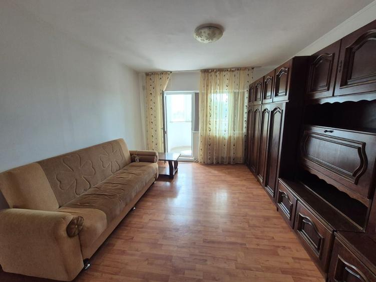 Apartament cu 4 camere decomandat, mobilat în Gara