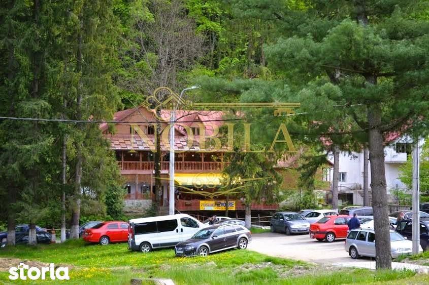 Spațiu comercial, de 700 mp, în Central
