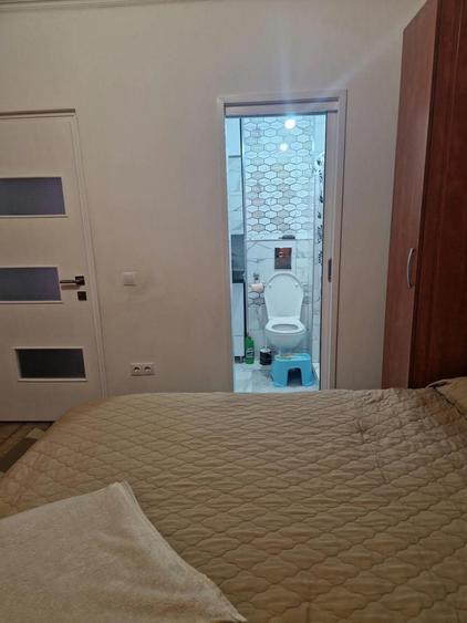 Apartament cu 4 camere decomandat în Micro 17