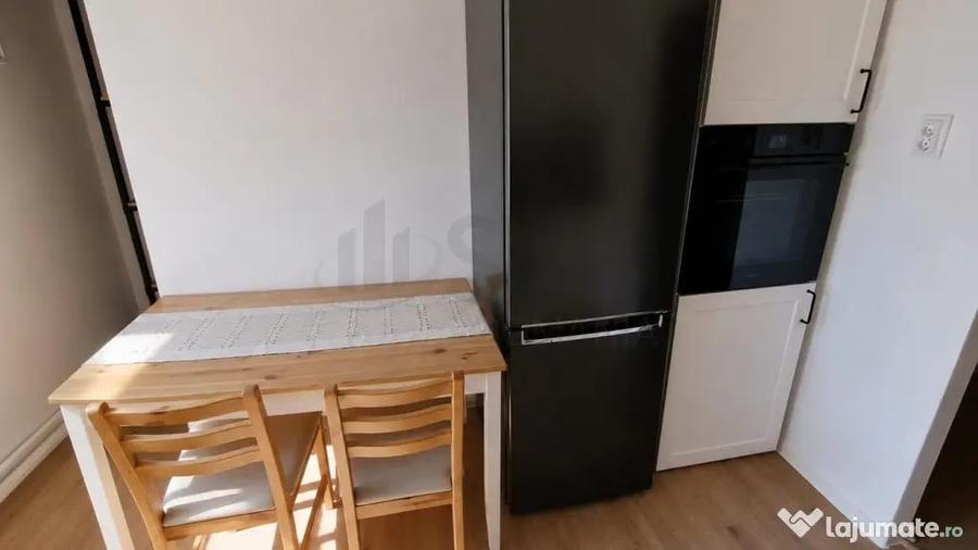 Apartament cu 4 camere decomandat în Nerva Traian