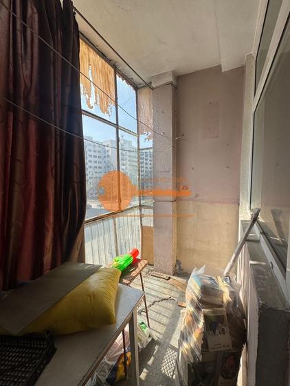 Apartament cu 3 camere semidecomandat în Politehnica