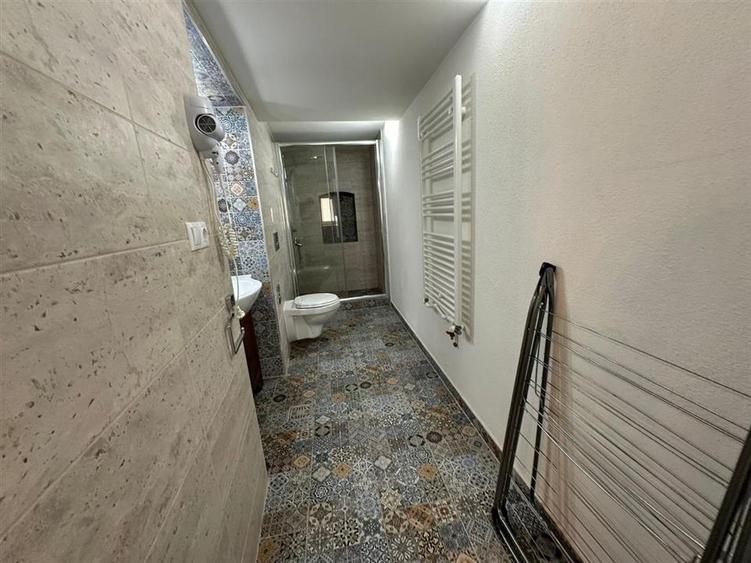 Apartament cu 2 camere decomandat, mobilat în Central