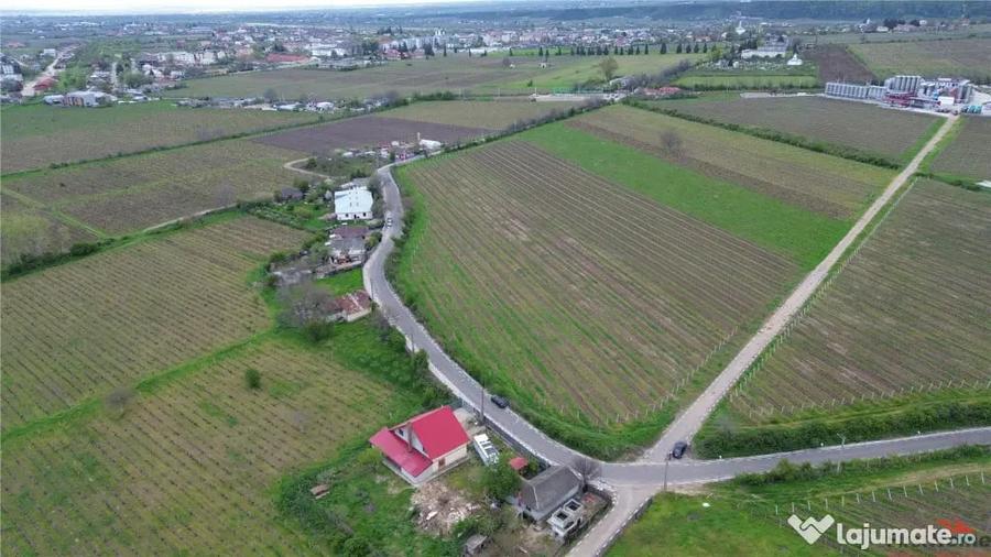 Casă cu 3 camere cu Teren 1021 Mp în Odobești