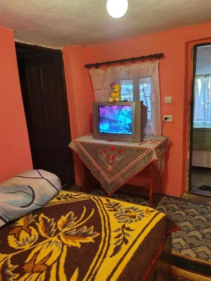 Casă cu 2 camere în Romanești