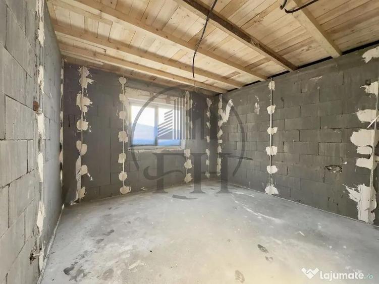 Casă cu 5 camere cu Teren 257 Mp în Valu lui Traian