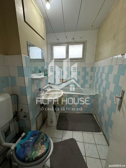 Apartament cu 3 camere semidecomandat în Govândari