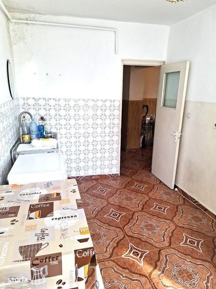 Apartament cu 4 camere decomandat în Unirii Sud