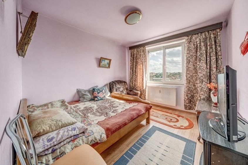 Apartament cu 3 camere semidecomandat în Central — fotografia 3