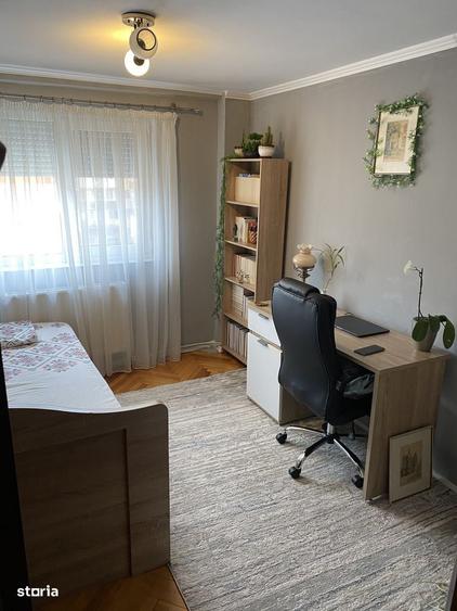 Apartament cu 3 camere în Cetate