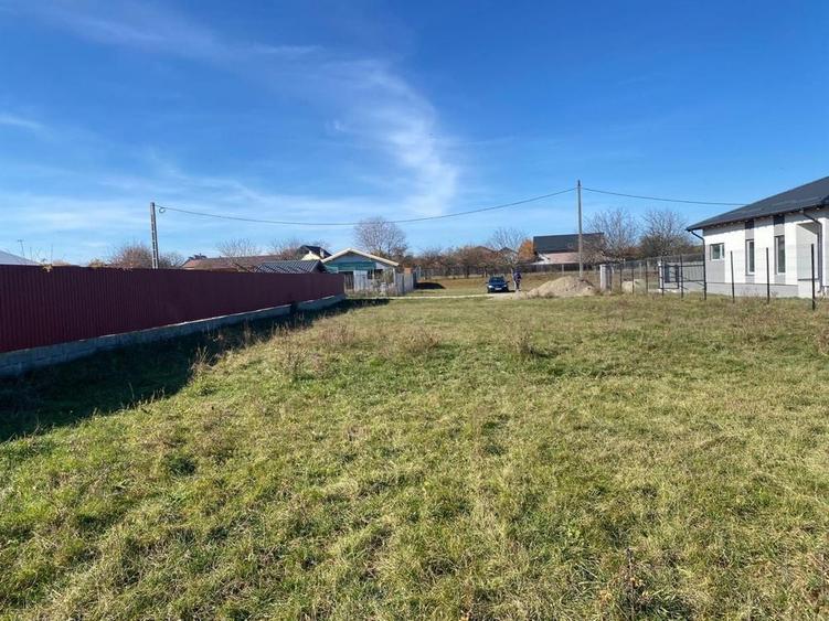 Teren 725 mp deschidere 15 m utilitati - 3
