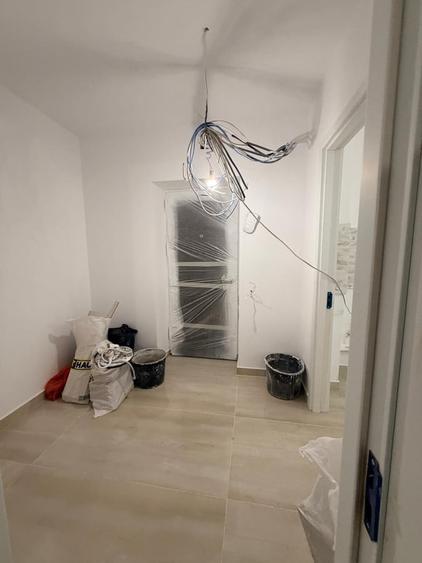 Apartament semidecomandat în Tei