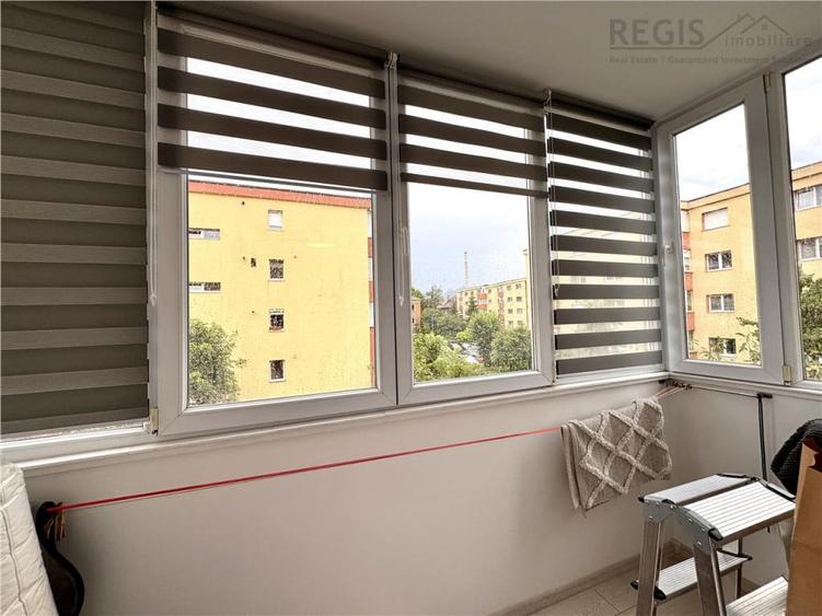 Apartament cu 3 camere decomandat în Triaj