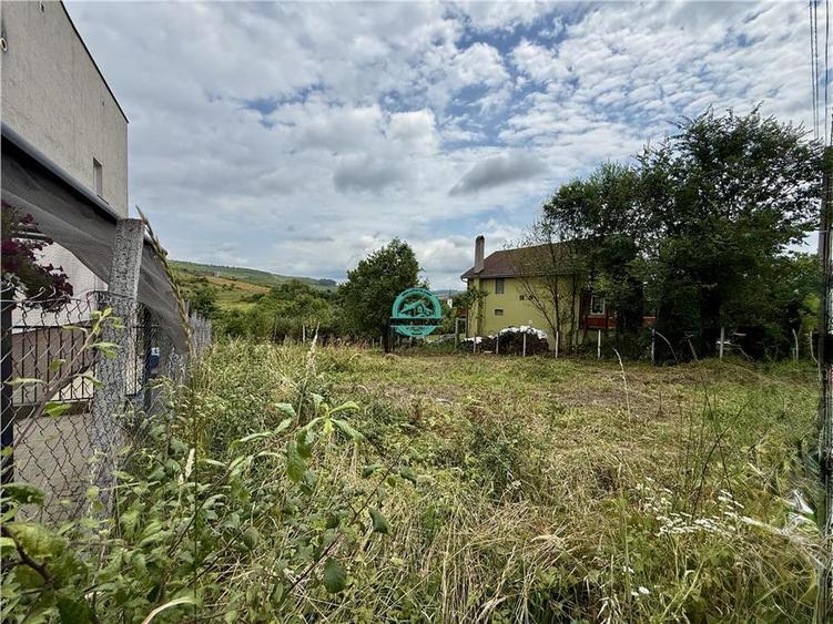 Teren de vanzare, suprafata 900 mp, in Livezeni - 2