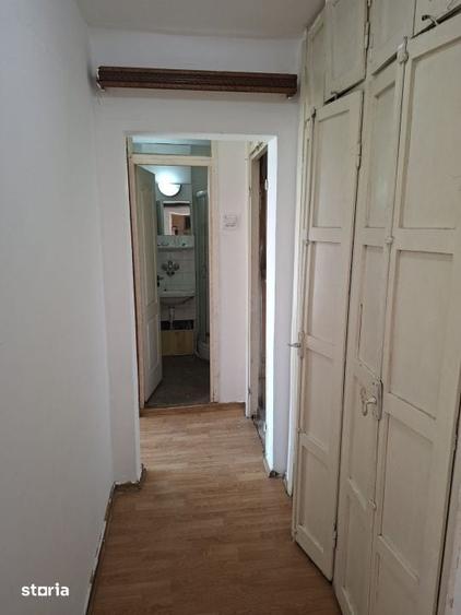 Apartament cu 4 camere decomandat în 1 Mai