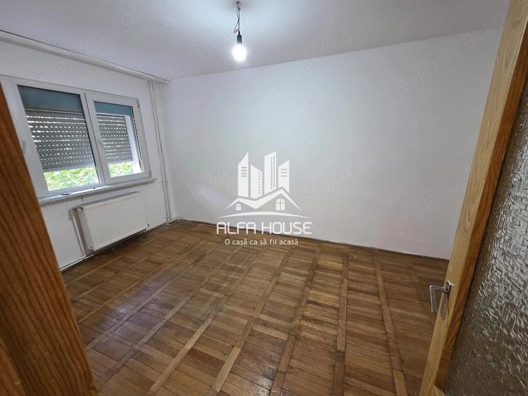 Apartament cu 3 camere semidecomandat în Govândari