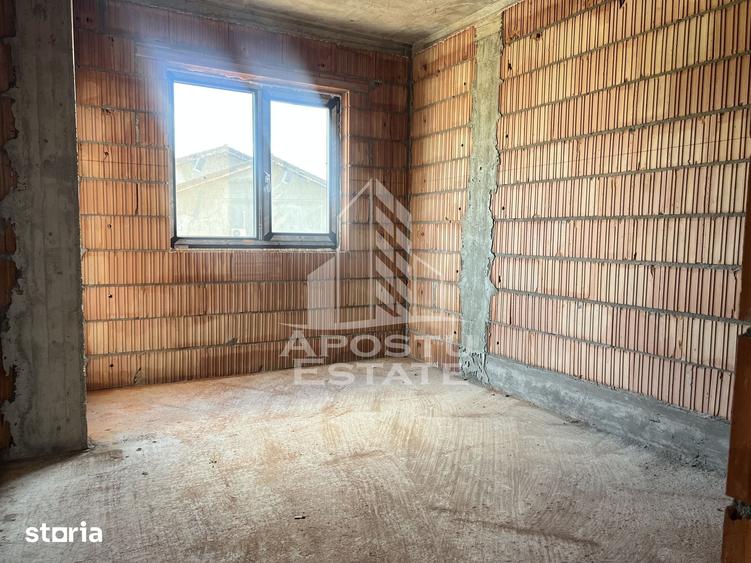 Casă cu 4 camere cu Teren 351 Mp în Sânandrei