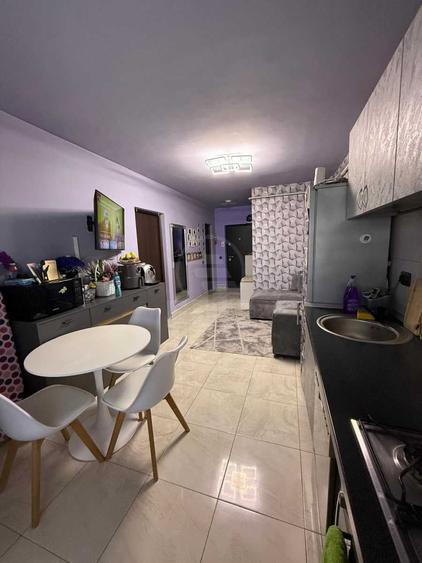 Apartament cu 2 camere decomandat în Florești
