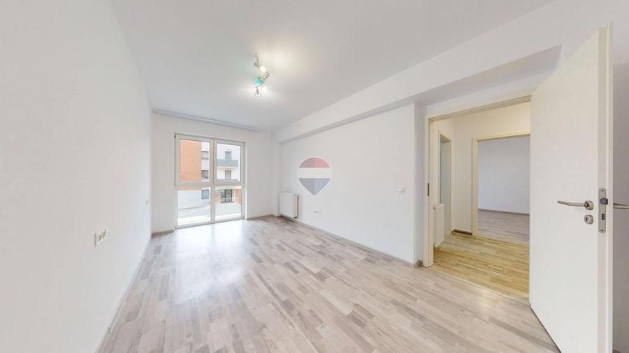 Apartament cu 2 camere decomandat, mobilat în Tractorul