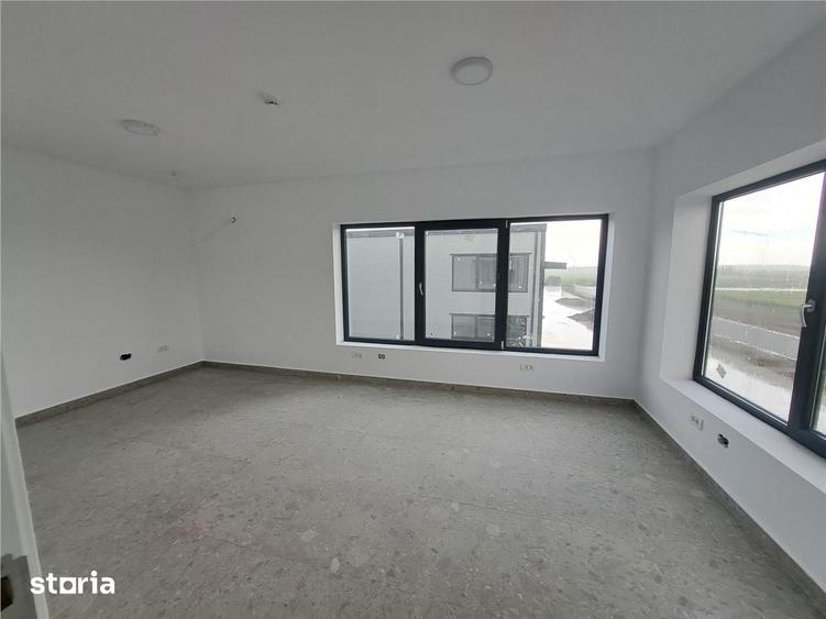 Spațiu comercial, de 460 mp, în Balotești