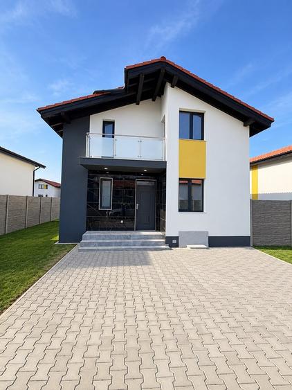 Casă individuală cu 4 camere cu Canalizare în Giroc
