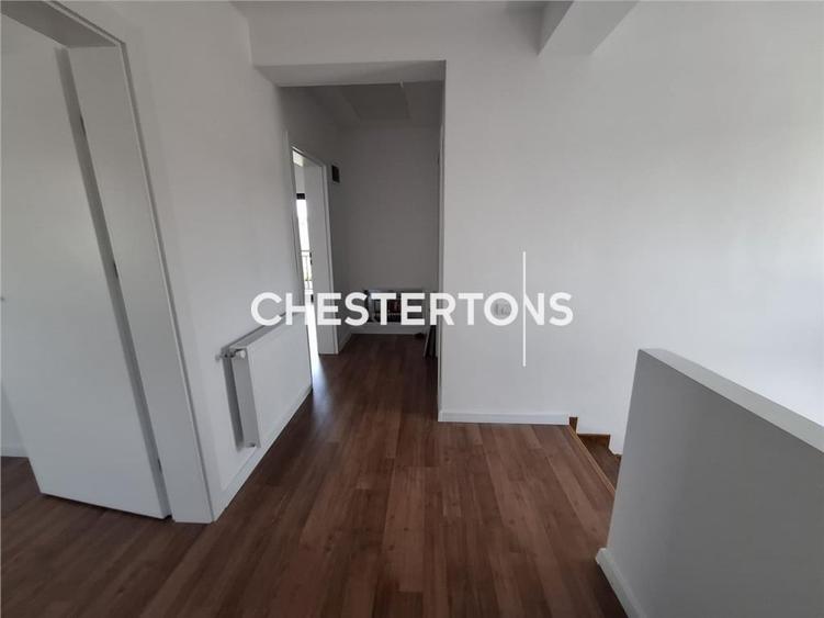Casă cu 4 camere cu Teren 438 Mp în Crevedia