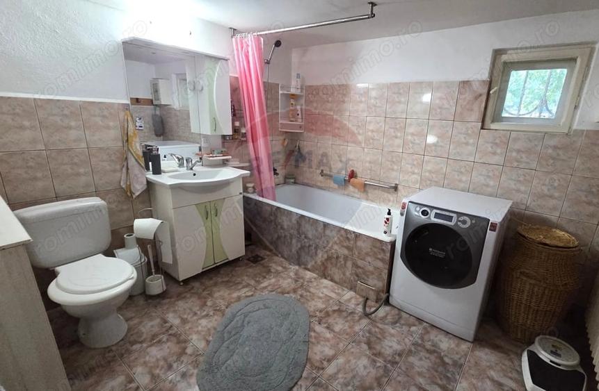 Casă cu 3 camere cu Teren 5800 Mp în Lechința