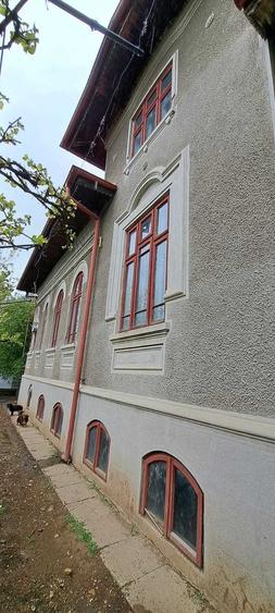 Casă cu 4 camere în Exterior Vest